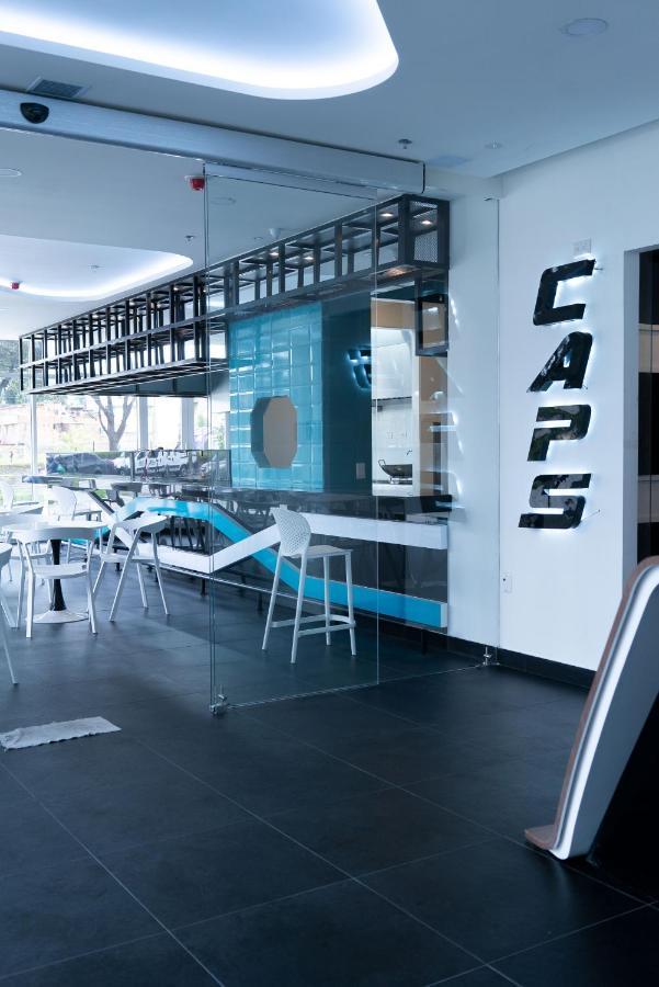 Hotel Hostal Caps El Dorado Bogotá Zewnętrze zdjęcie